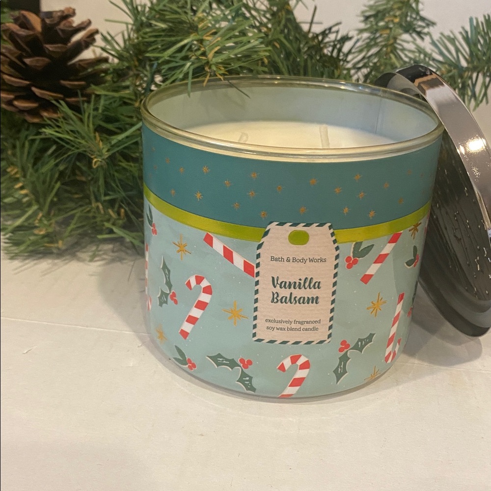 Bath & Body Works “Vanilla Balsam” New 3 Wick Candle